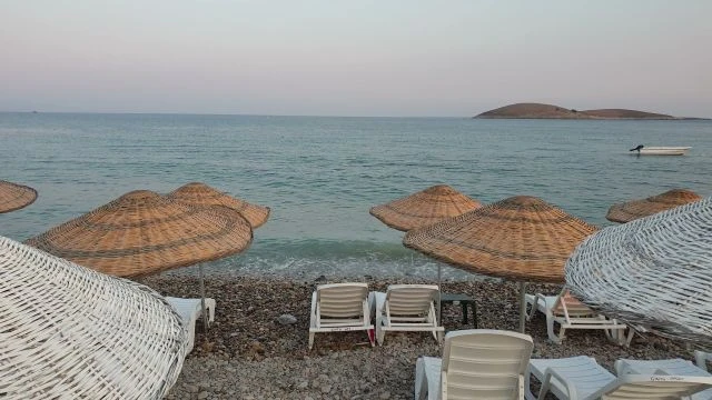 beach-uhd_3840_2160_30fps